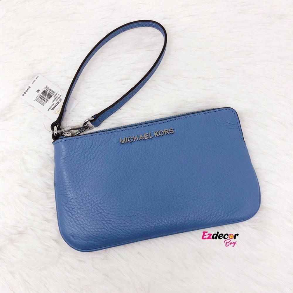 NWT Michael Kors Jet Set Top Zip Large Wristlet